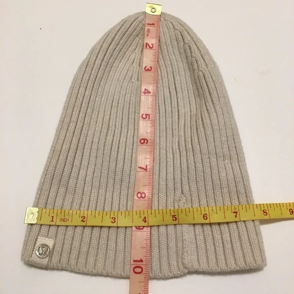 1.Lululemon Wool Be Cozy Toque Merino Wool - Picture 8 of 9